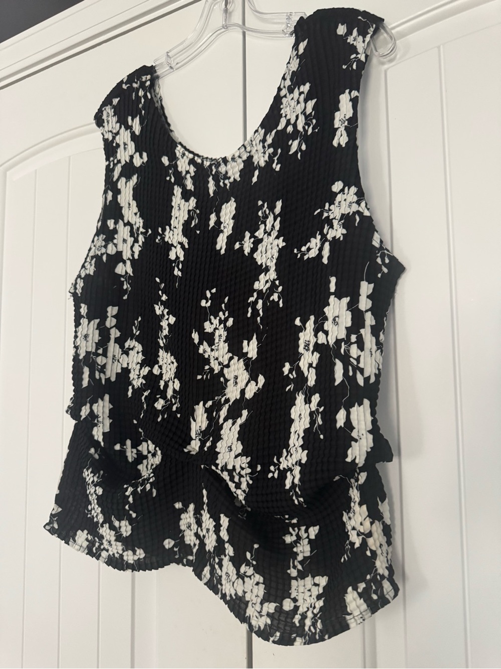 Liz Claiborne Two pieces Black and White Floral Sheer Blouse - Picture 6 of 7